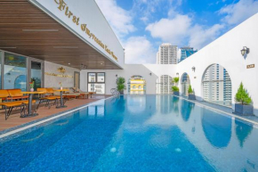 Golden Lotus Hotel Da Nang - Rooftop Bar Sea View